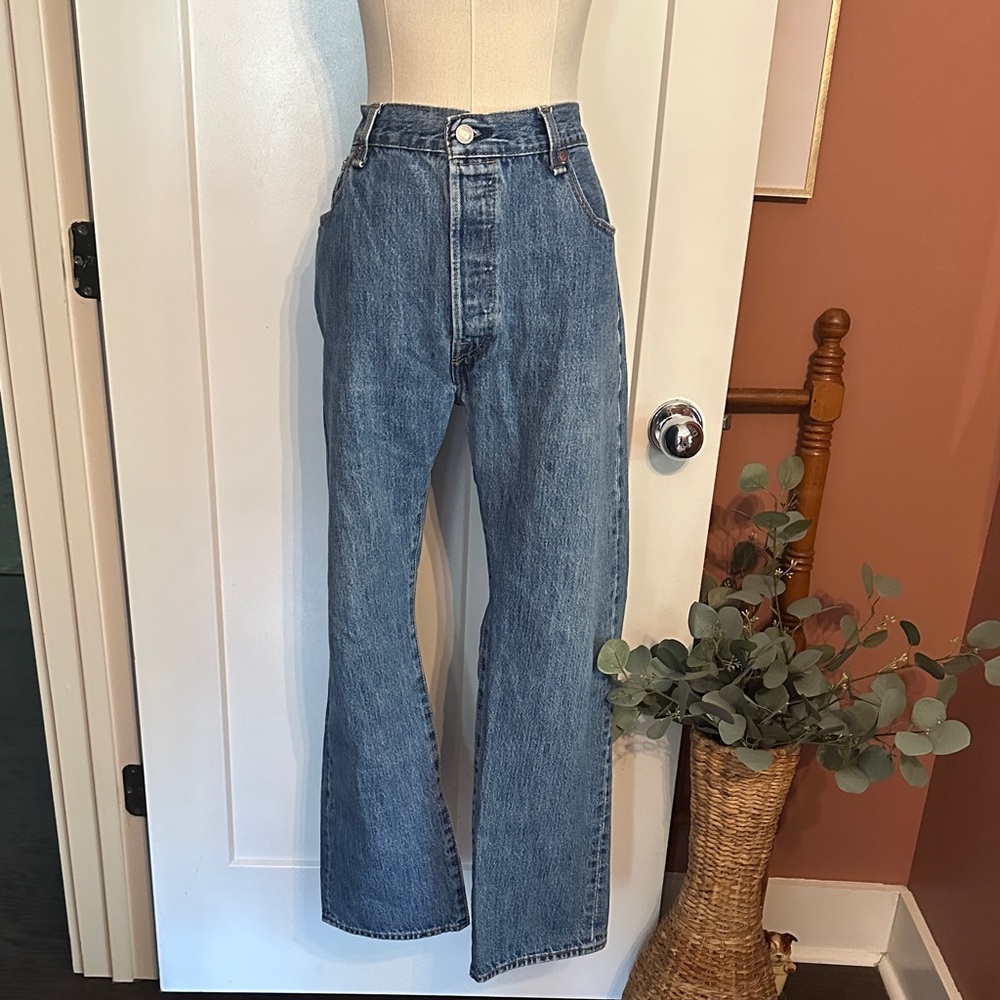 Levi's 501 Men’s straight leg blue denim 100% button fly 38/30 cotton Jeans